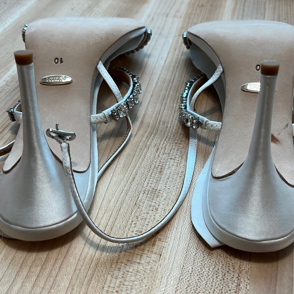 New Badgley Mischka Zane Strappy Satin Sandal Heels size 10 Bridal